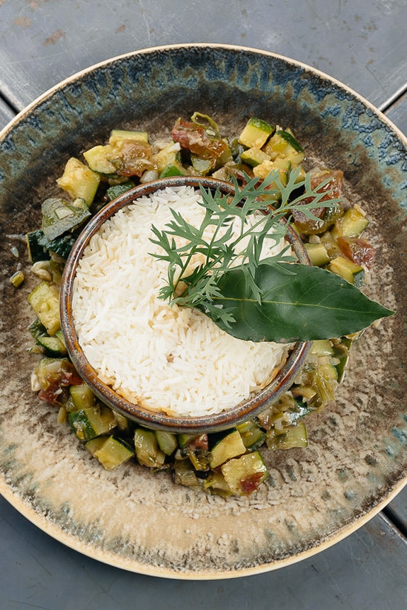 Plat de cuisine Makluba de Syrie