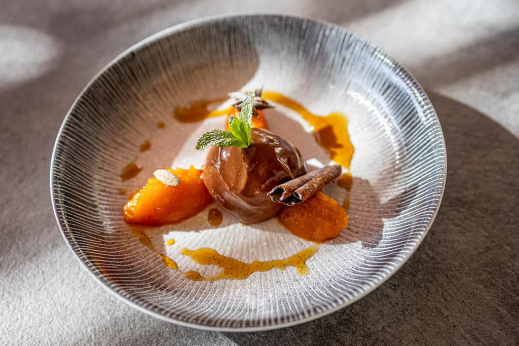 Dessert Gaara maasla - Maghreb. Potiron en pâte de fruits, sorbet chocolat.